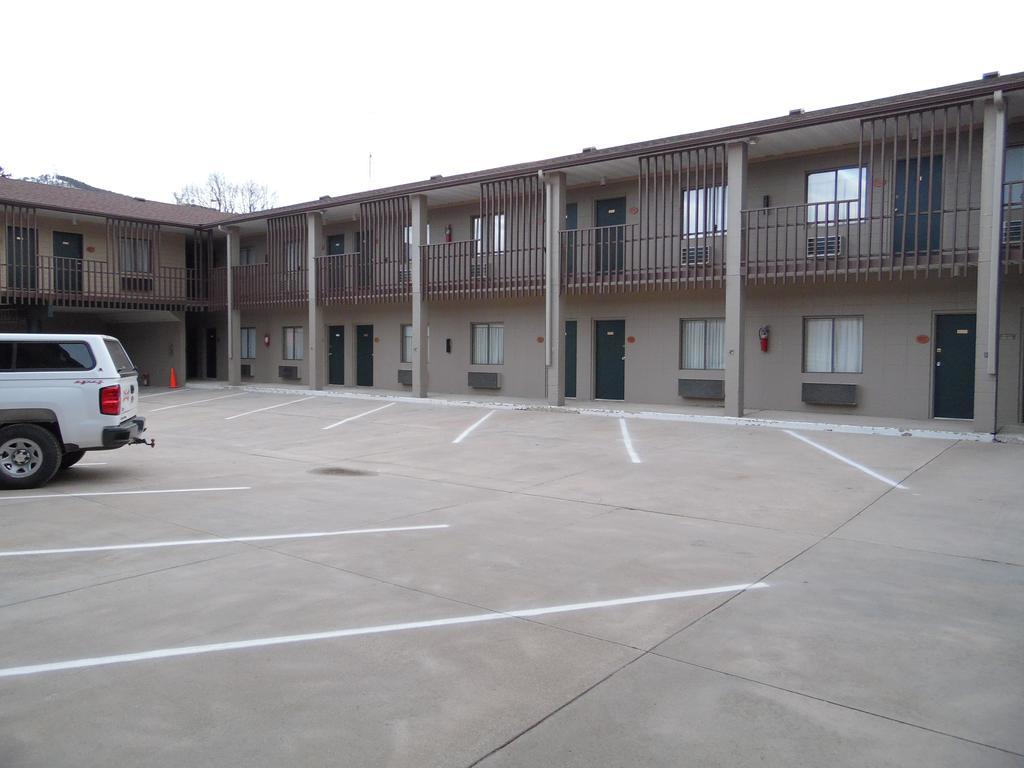 Bear Lodge Motel Sundance Exterior foto