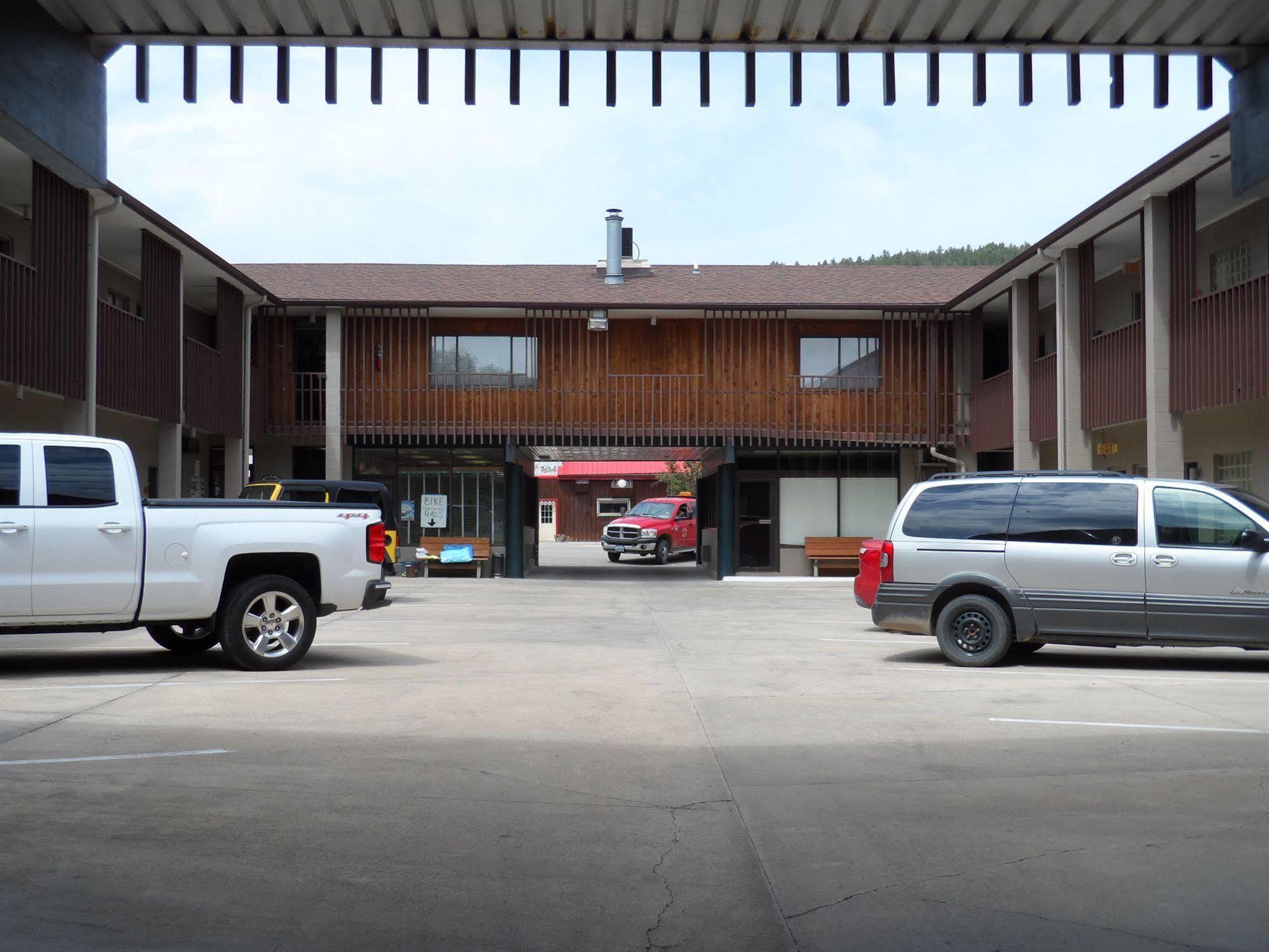 Bear Lodge Motel Sundance Exterior foto